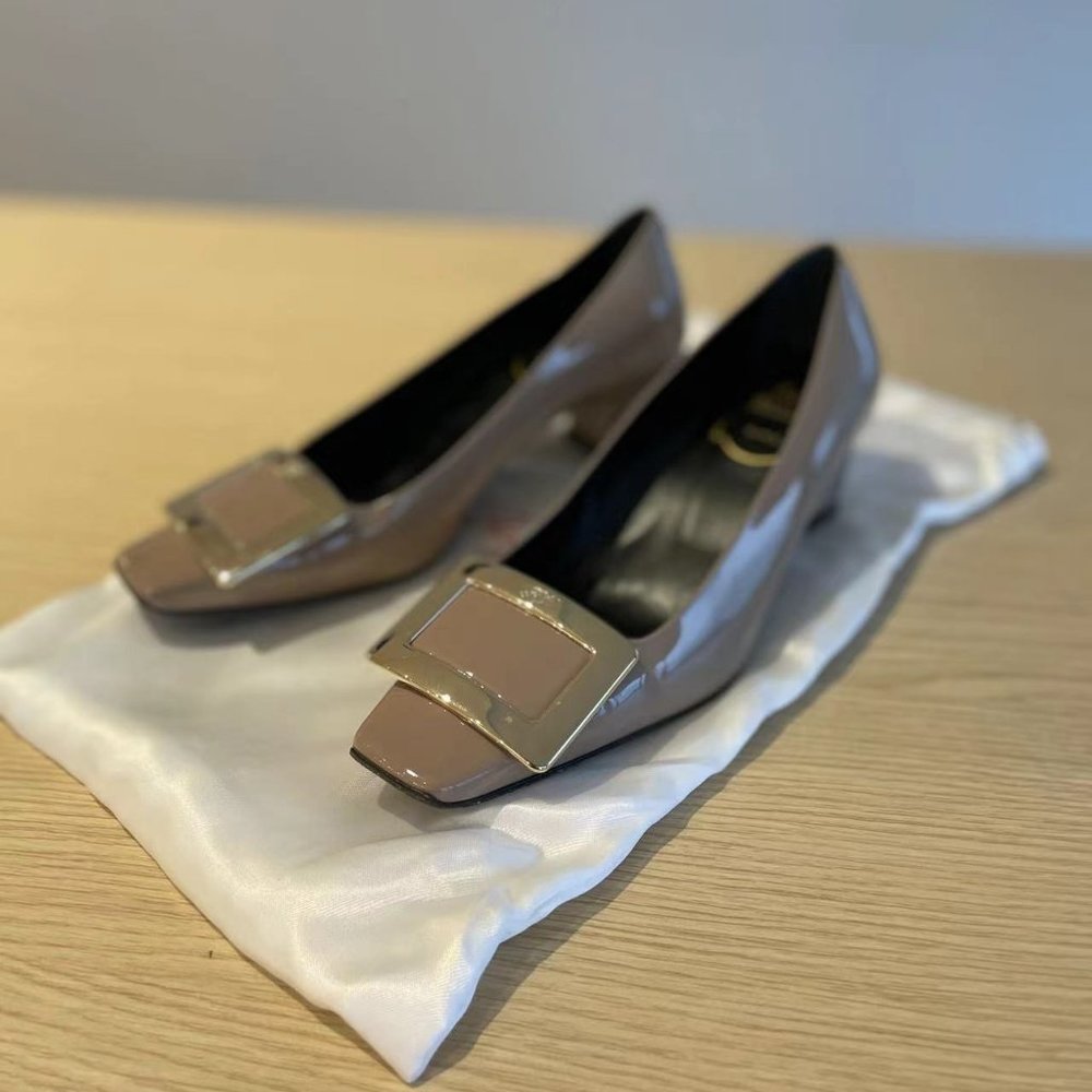 Roger Vivier 45MM patent leather pumps EU34.5
